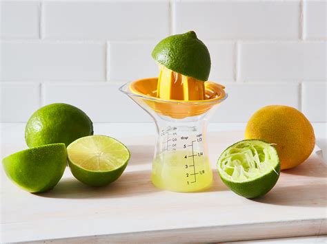 How to Juice a Lime in an Electric Juicer: A Comprehensive Guide and the Curious Case of Citrus in Modern Kitchens